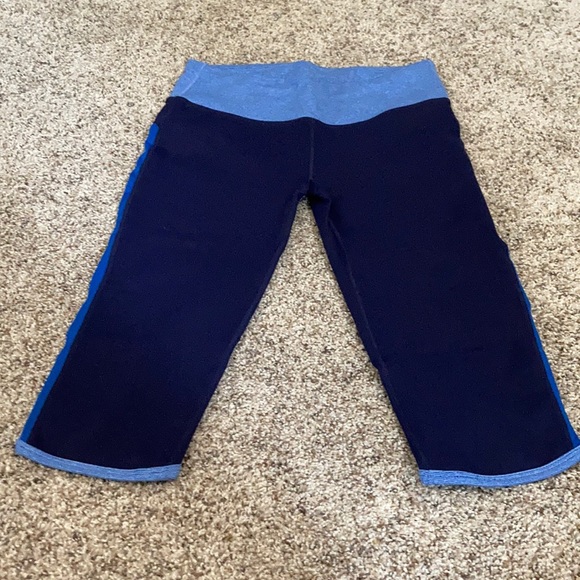 Fabletics capris - Picture 2 of 7